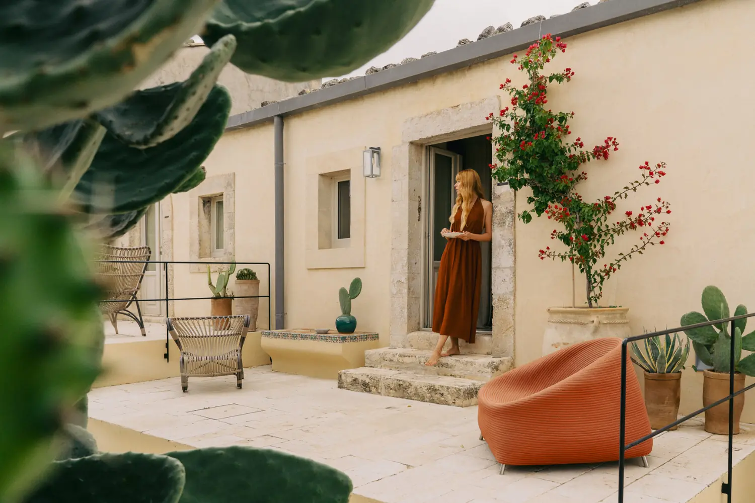 donna-patio-masseria-pietre